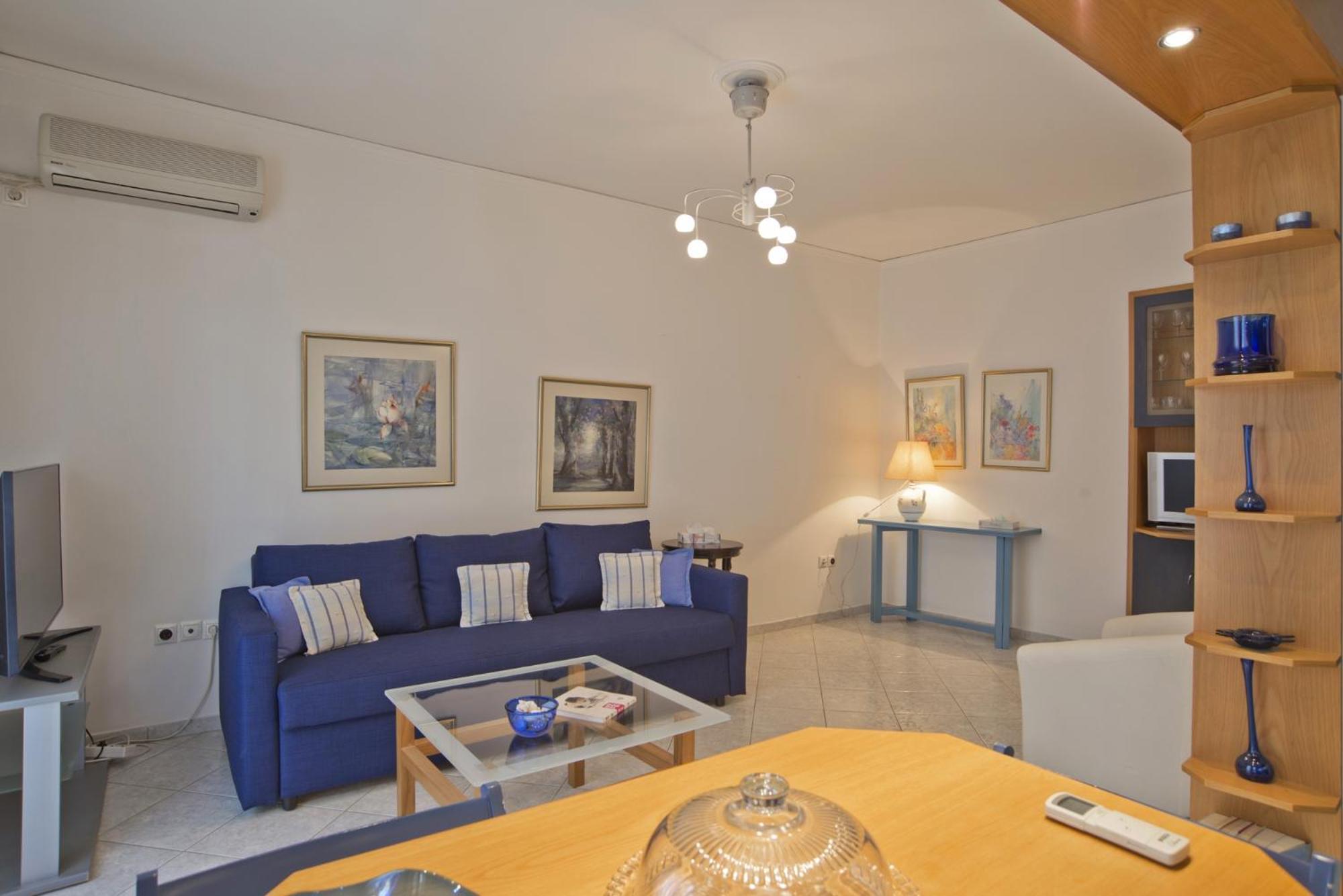 Blue Nest Apartment *